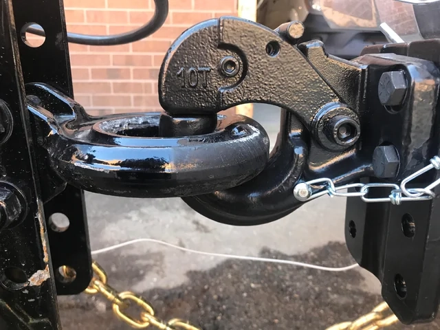 pintle hitch coupler