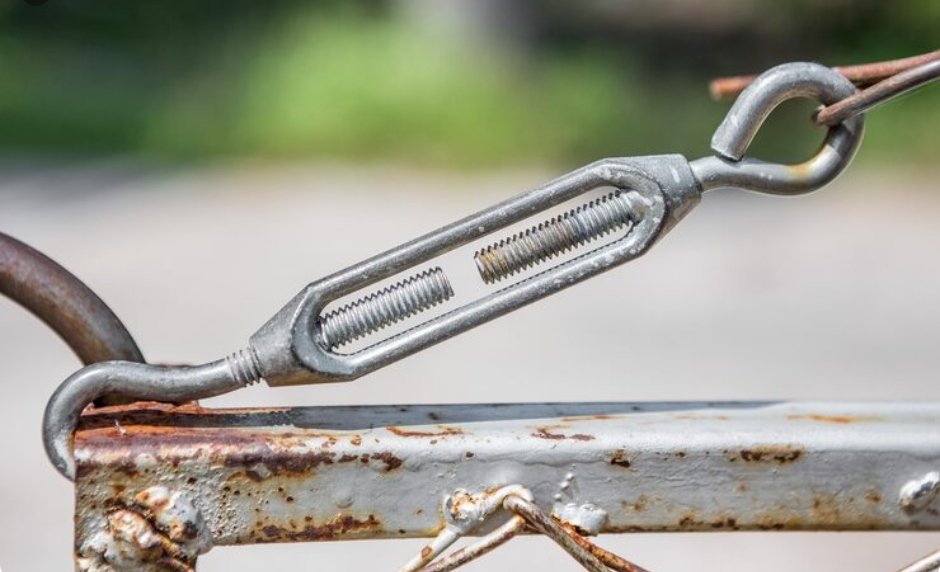 rusted trailer brackets