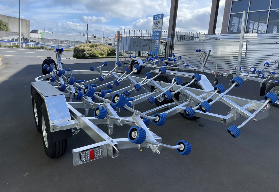 Bottom Rollers for Non-Slip and Non-Marking Transportation