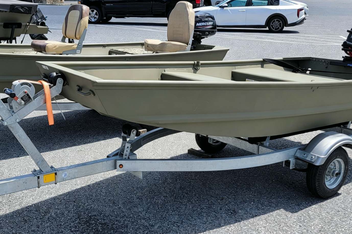 Flat-bottom Jon boat rollers protect hull and rivets evenly