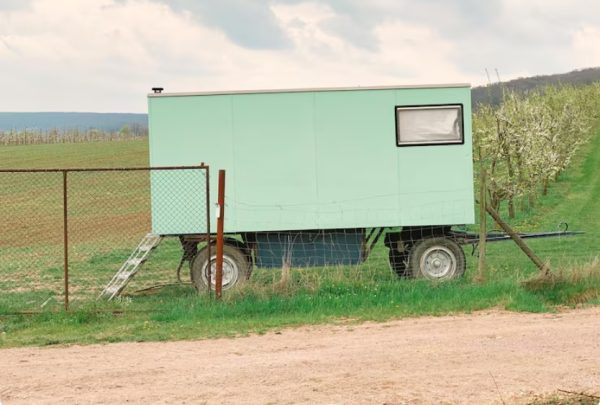 Is Your Trailer at Risk? 5 Hub Warning Signs - GO TRAILER PARTS