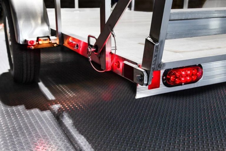 Safety Benefits of Side Marker Lights with Reflectors